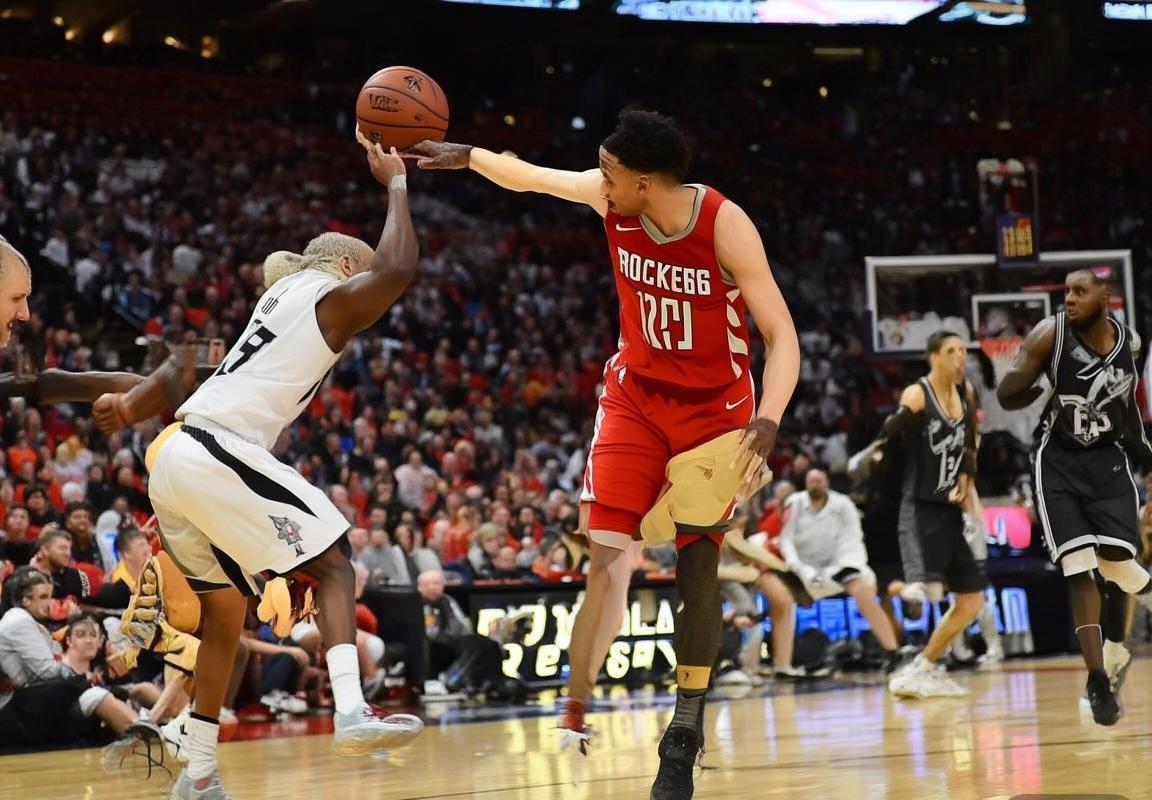 NBA火箭VS马刺对决战果解析：未来展望深度解读(图1)